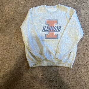 Fighting Illini sweatshirt.